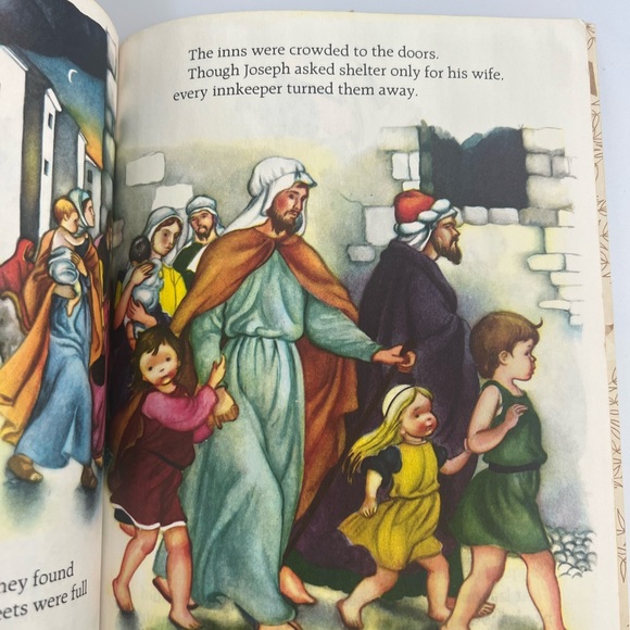 VINTAGE A Little Golden Book THE CHRISTMAS STORY 1952 - Picture 3 of 4